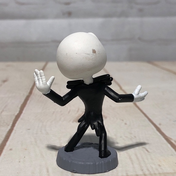 The Nightmare Before Christmas 30th Anniversary Mini Figure - Picture 3 of 8